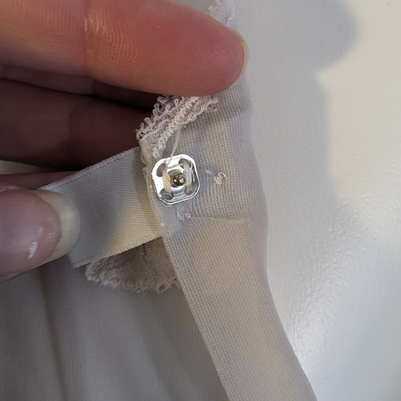 Vintage pale lavender sheer dressing gown/robe - Picture 3 of 6